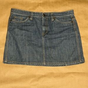 Like new womens size 14 Gap Jeans Classic Denim Mini Skirt - Blue
